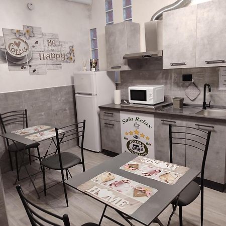 Готель Roma Tourist Lease Ачілія Екстер'єр фото